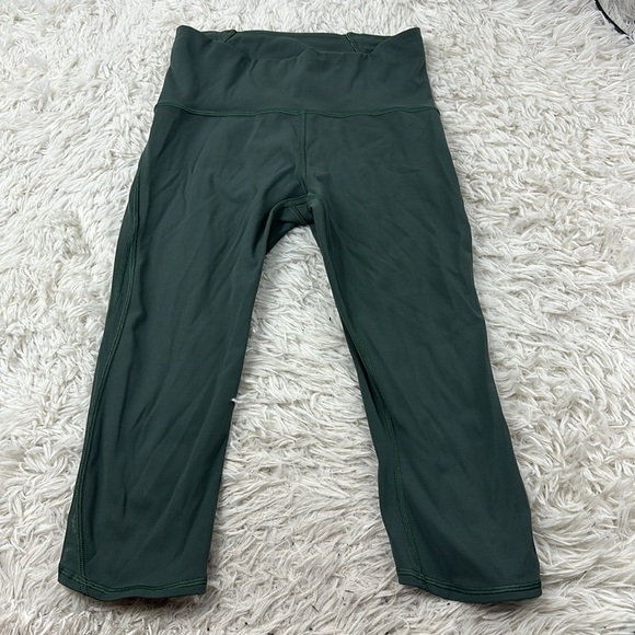 🔥$SALE$🔥 Lululemon Train Times Crop (17") Dark Forest - Picture 1 of 5